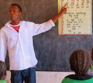 Undervisning med Segrametoden i skola byggd av GG. Gambia jan feb 13